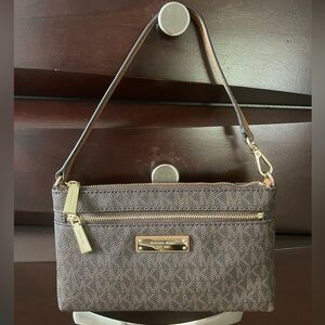 Michael Kors Large Jet Set Wristlet